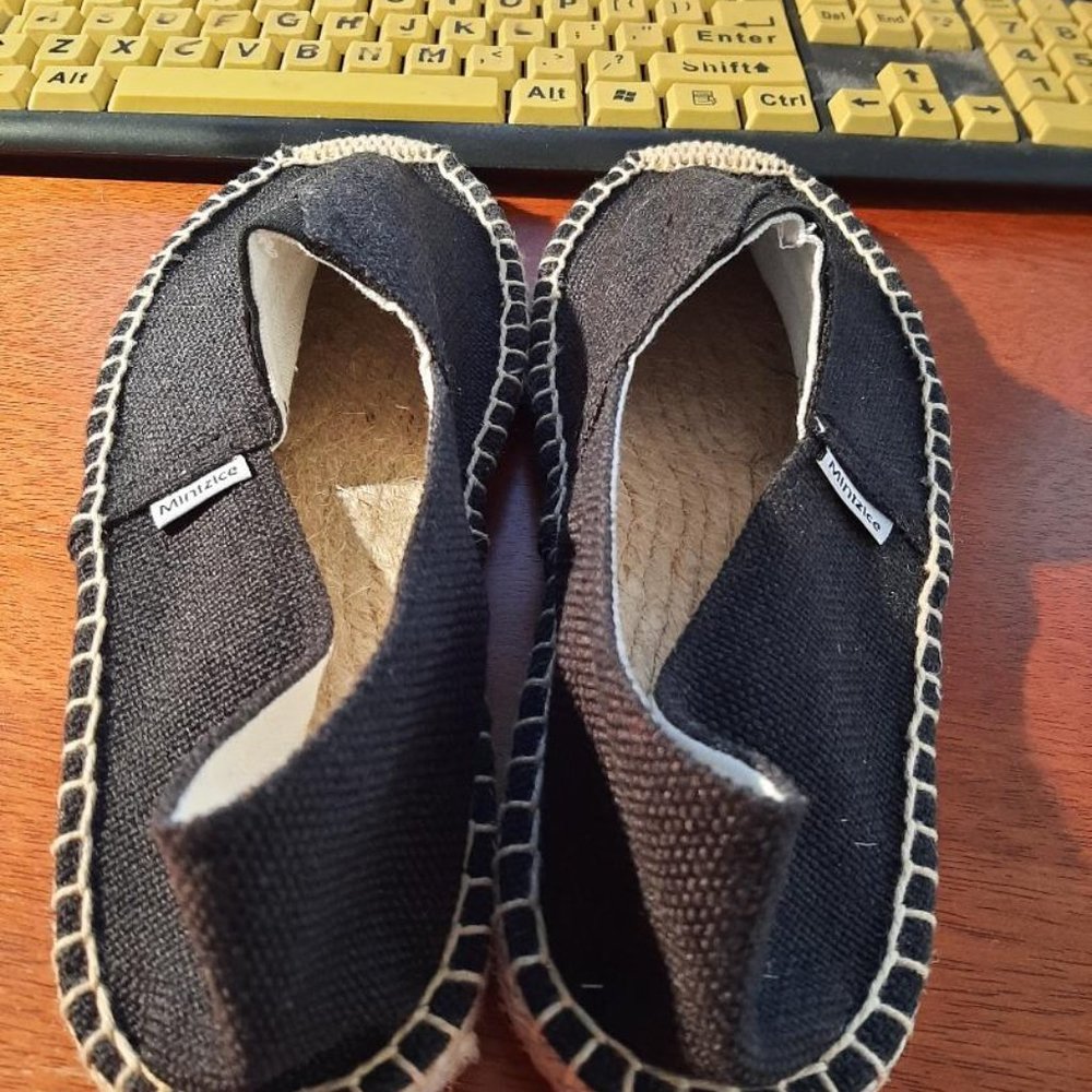 Mintzice Solid Comfortable Slip On Canvas Espadri… - image 2